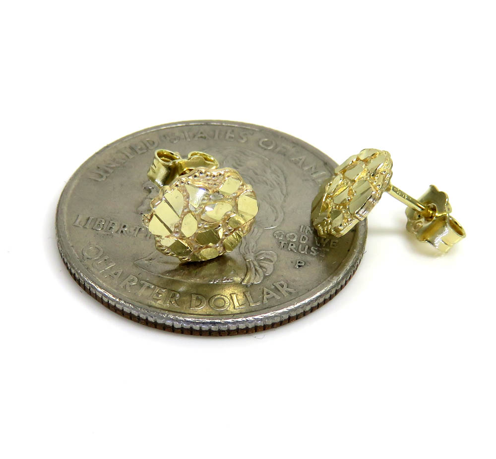Letter v earrings - 6 mm - gold plated - Coolquarter
